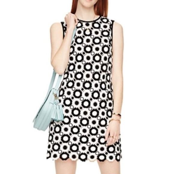 Kate Spade Crochet Circle Sheath Dress Size 4 B/W - Picture 2 of 11